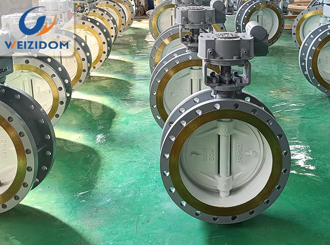What should be considered when selecting butterfly valves with a diameter of DN300 or larger?