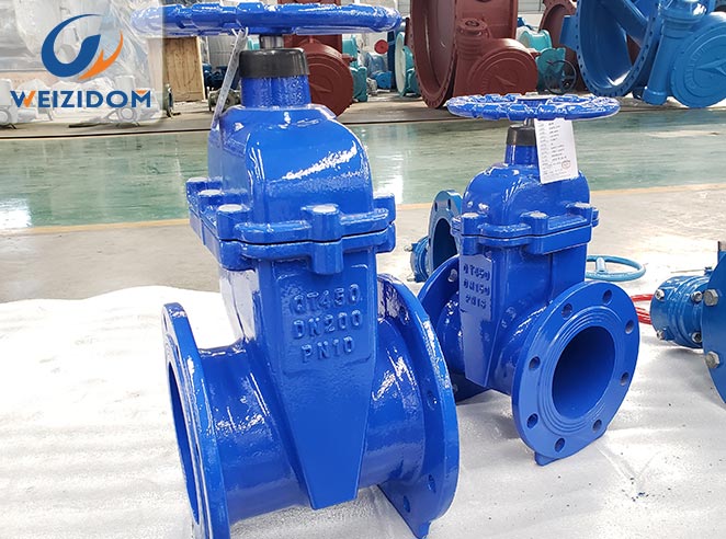 Why are gate valves preferred for large-diameter pipelines?